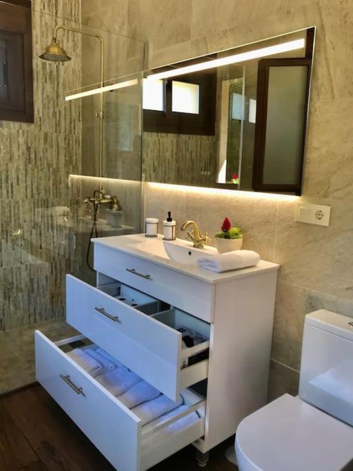 Casa Nueva En Vigo Rural Mos Con Jacuzzi Y Chimenea Para Escapada Romantica Pontevedra Extérieur photo